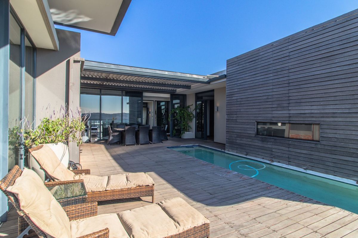 The Sky's the Limit. Fully furnished Penthouse. Come view on Friday 13th March 2026 - Photo 2