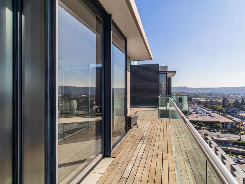 The Sky's the Limit. Fully furnished Penthouse. Come view on Friday 13th March 2026 - Photo 4