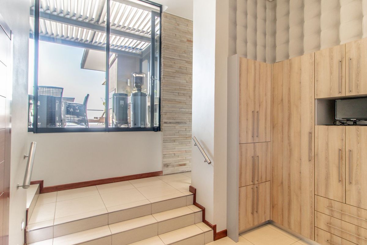 The Sky's the Limit. Fully furnished Penthouse. Come view on Friday 13th March 2026 - Photo 5