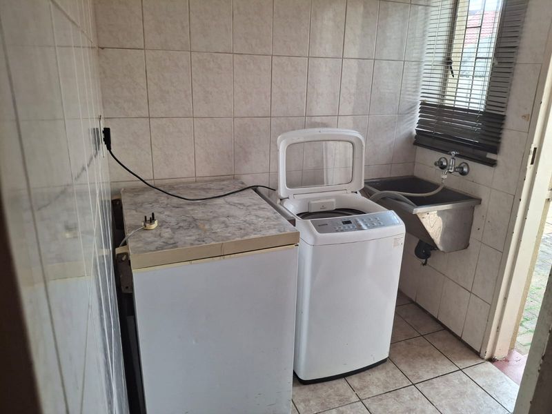 Student accommodation investment opportunity Helikon Park Randfontein - Photo 4