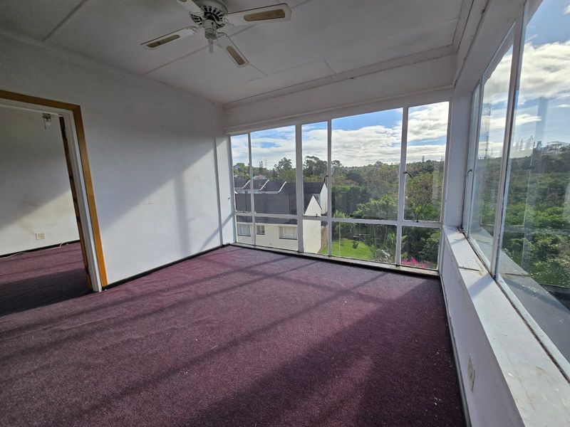 Charming One-Bedroom Apartment in a Peaceful Neighborhood - Photo 1