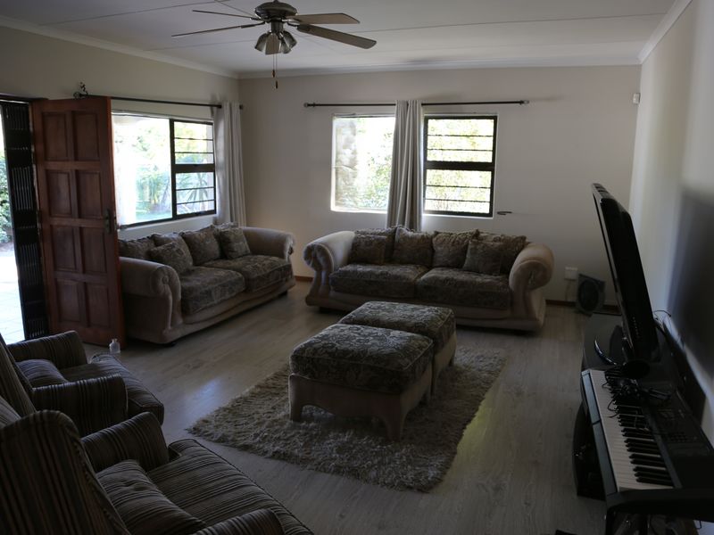 Family Comfort in Dorchester Heights - Photo 2