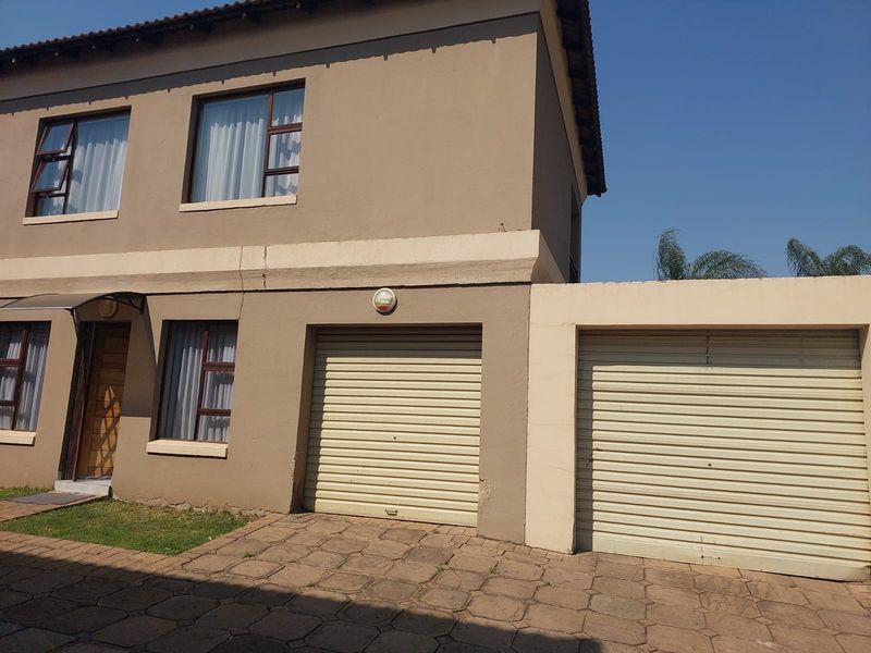 Beautiful stunning family home - Photo 4