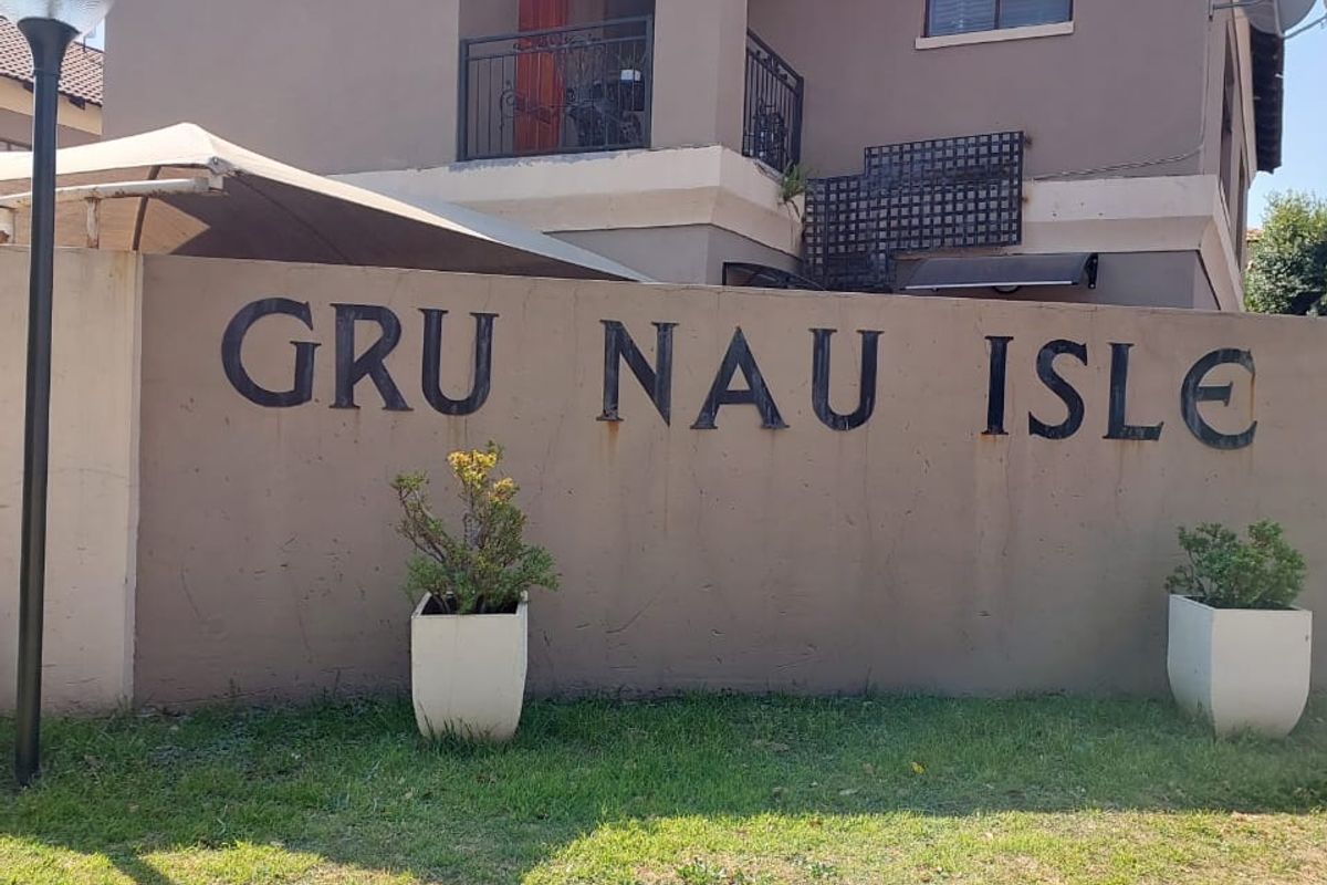 Beautiful stunning family home - Photo 2