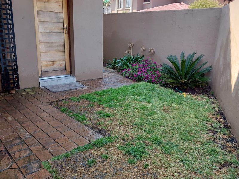 Beautiful stunning family home - Photo 6