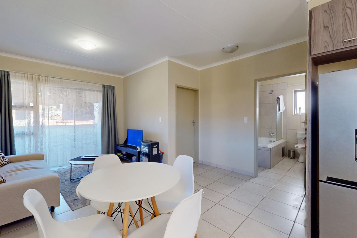 Modern 2-Bedroom Unit in Sought-After Kierland Skye - Photo 2