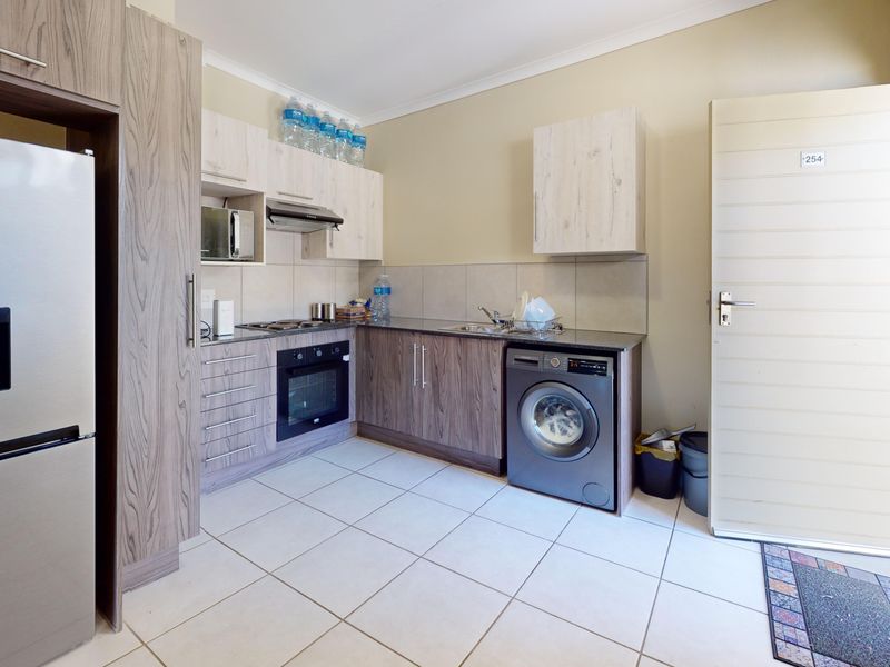 Modern 2-Bedroom Unit in Sought-After Kierland Skye - Photo 8