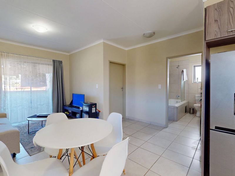 Modern 2-Bedroom Unit in Sought-After Kierland Skye - Photo 10