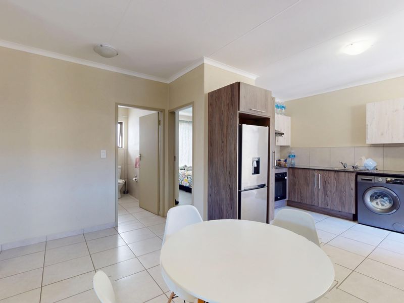 Modern 2-Bedroom Unit in Sought-After Kierland Skye - Photo 6