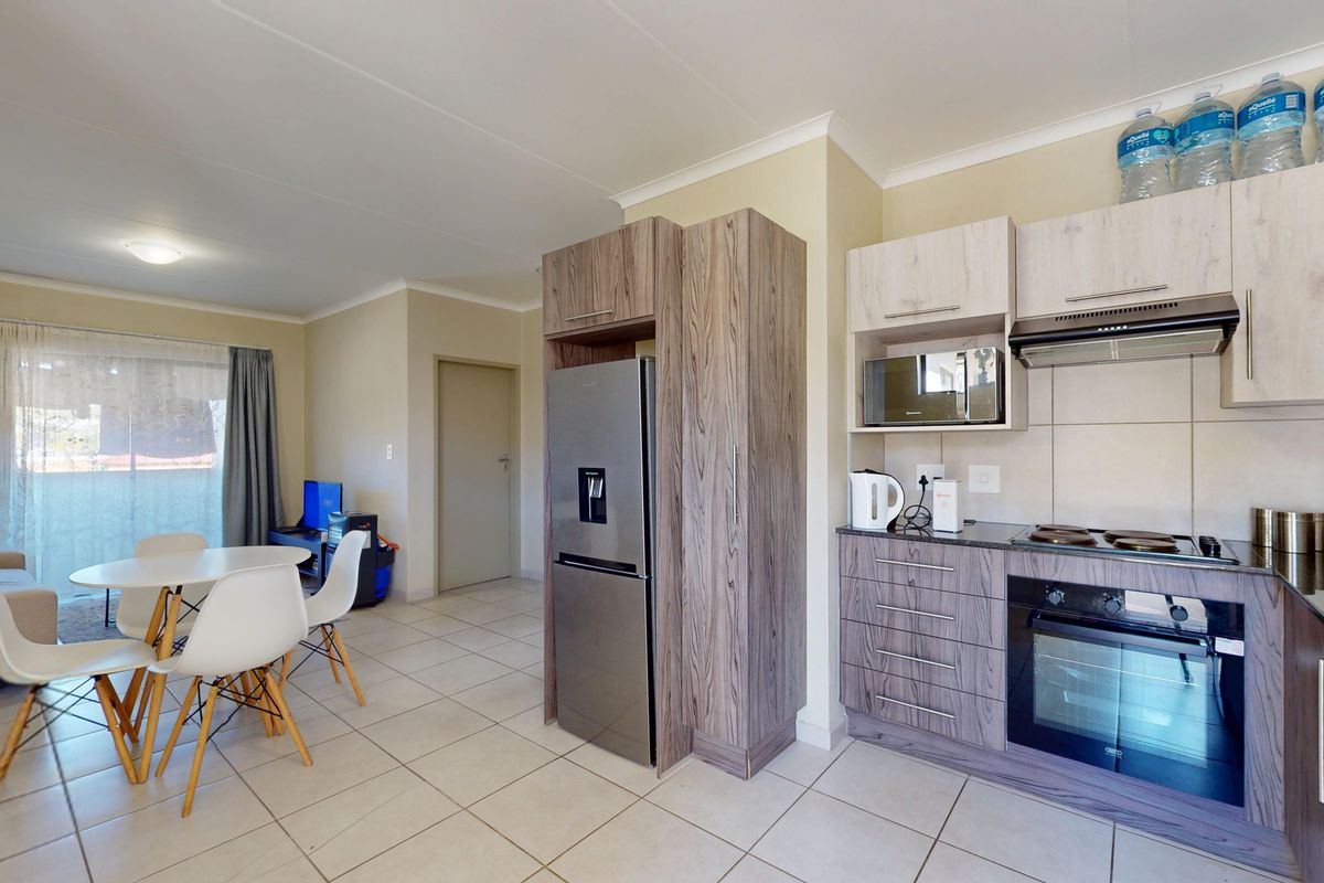 Modern 2-Bedroom Unit in Sought-After Kierland Skye - Photo 3