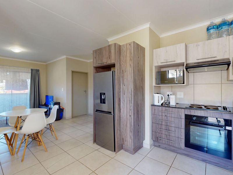 Modern 2-Bedroom Unit in Sought-After Kierland Skye - Photo 3