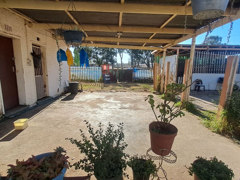 Spacious 5-Bedroom, 4-Bathroom Family Home for Sale in Grootvlei – Comfort and Space Combined! - Photo 2