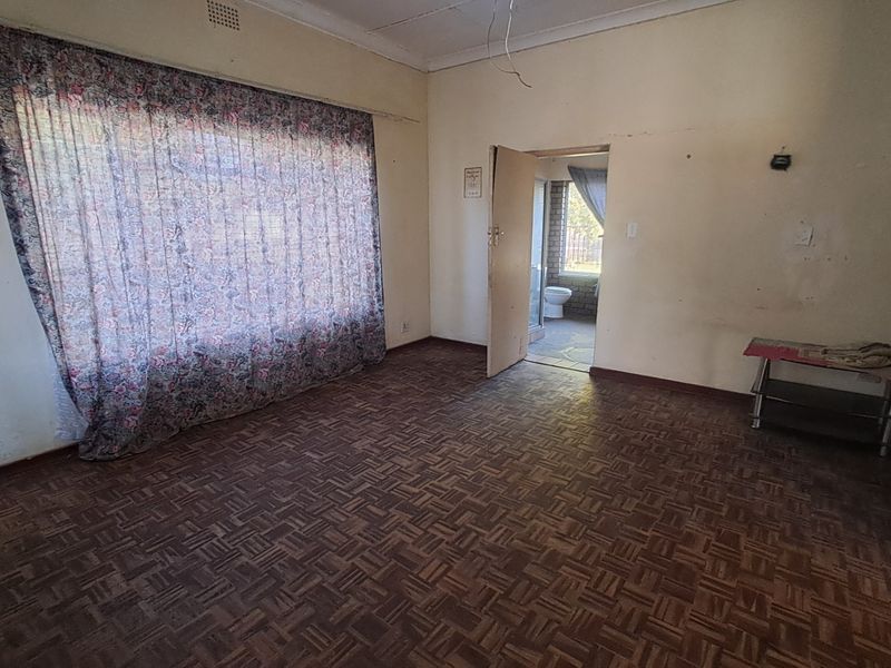 Spacious 5-Bedroom, 4-Bathroom Family Home for Sale in Grootvlei – Comfort and Space Combined! - Photo 10