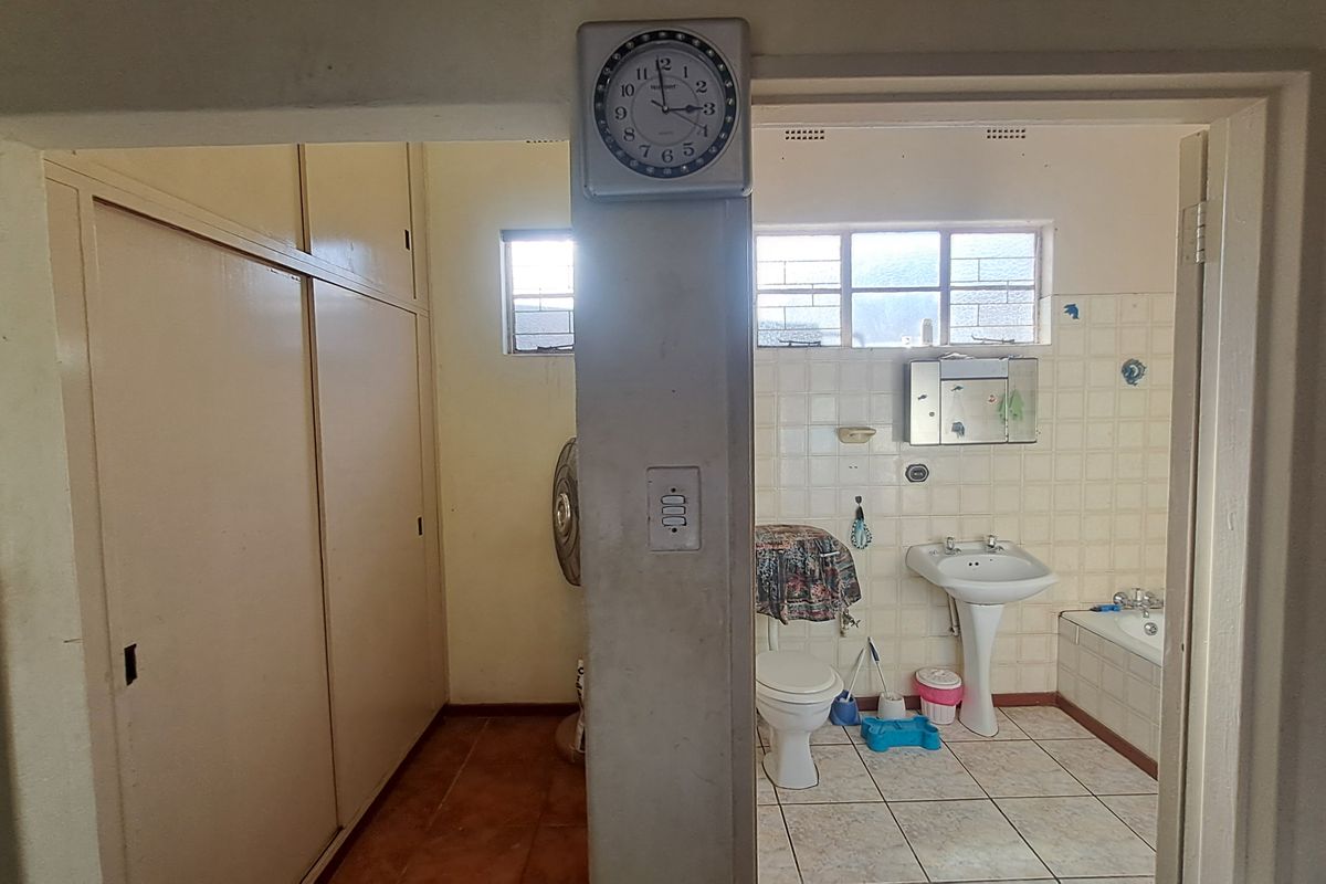 Spacious 5-Bedroom, 4-Bathroom Family Home for Sale in Grootvlei – Comfort and Space Combined! - Photo 5