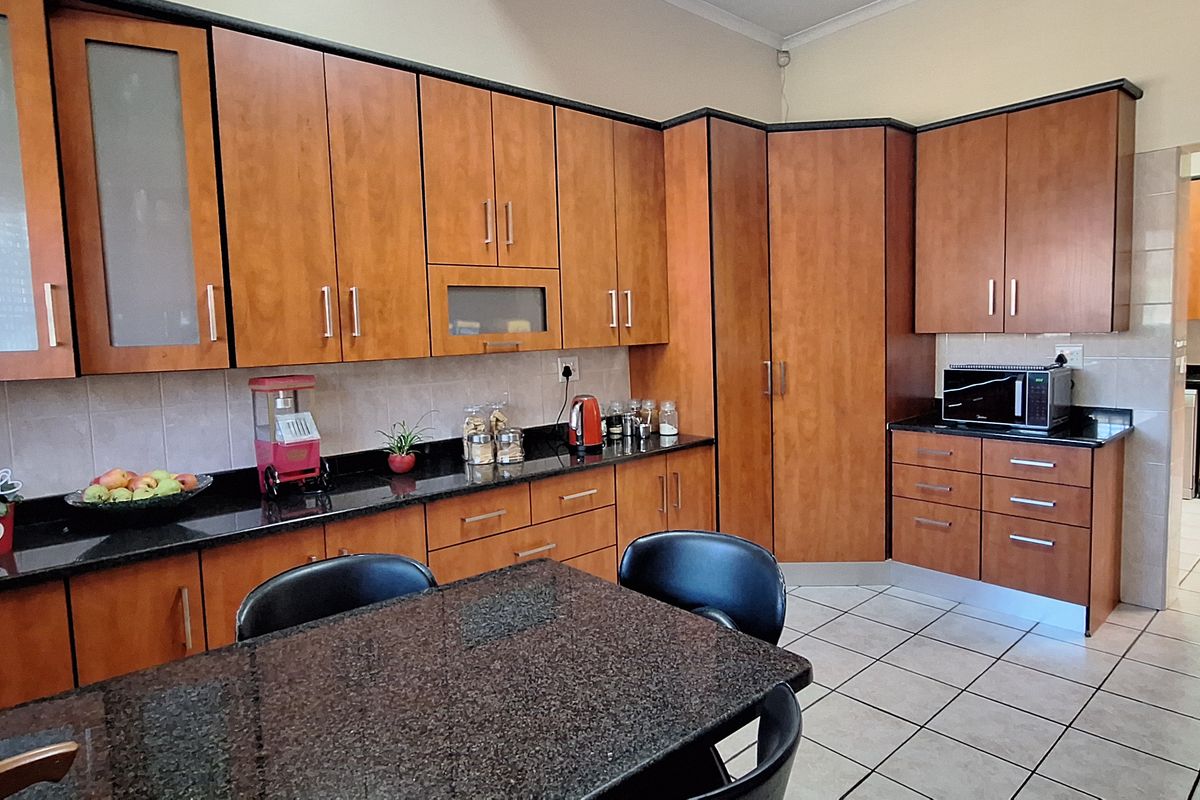 Beautiful family home in SW 2 - Photo 5