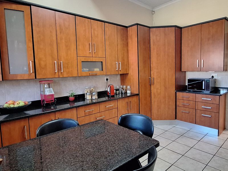 Beautiful family home in SW 2 - Photo 5