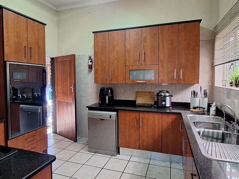 Beautiful family home in SW 2 - Photo 7