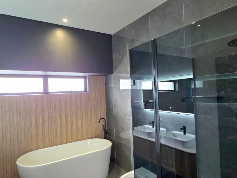 Spacious 4-Bedroom Family Home with Boma & Staff Quarters in Fountainbrook Estate - Photo 4