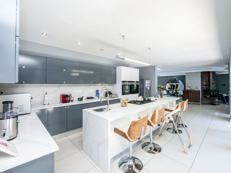 Modern Contemporary Masterpiece in Carlswald North Estate - Photo 3