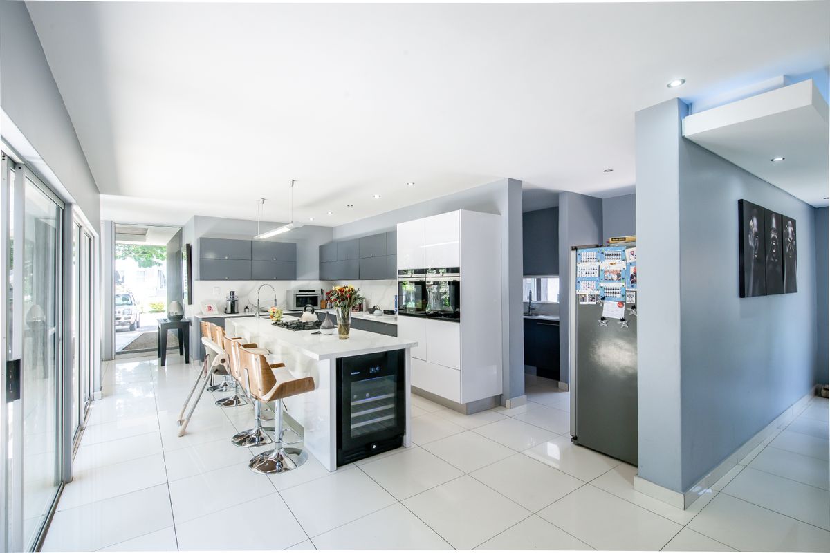 Modern Contemporary Masterpiece in Carlswald North Estate - Photo 4