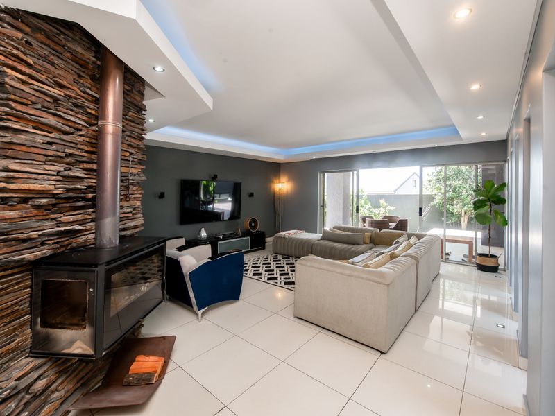 Modern Contemporary Masterpiece in Carlswald North Estate - Photo 7