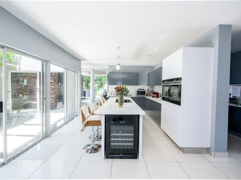 Modern Contemporary Masterpiece in Carlswald North Estate - Photo 5