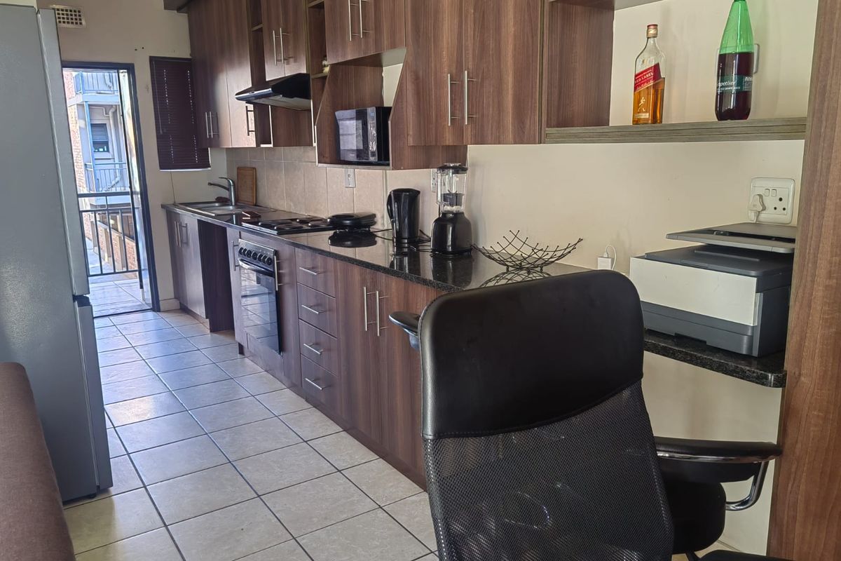 Modern 1-Bedroom Student Apartment - Walking Distance to NWU - Photo 3