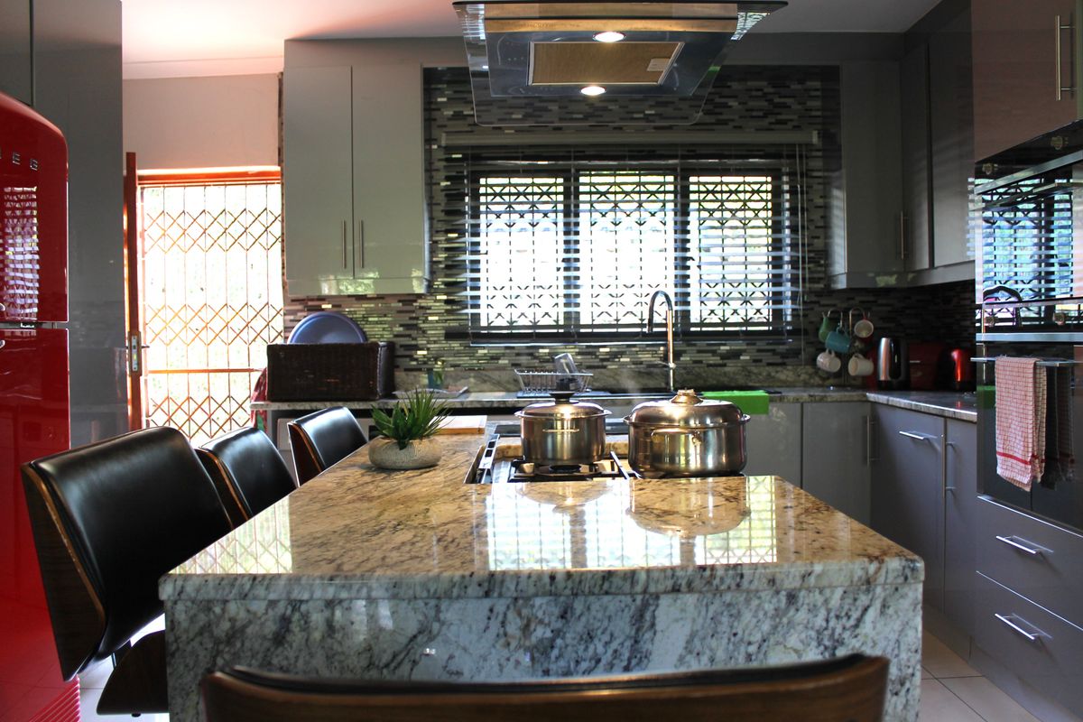 Elegant Investment Oasis with Unmatched Potential - Photo 4