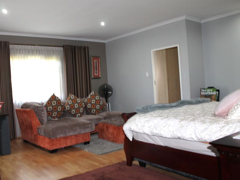 Elegant Investment Oasis with Unmatched Potential - Photo 6