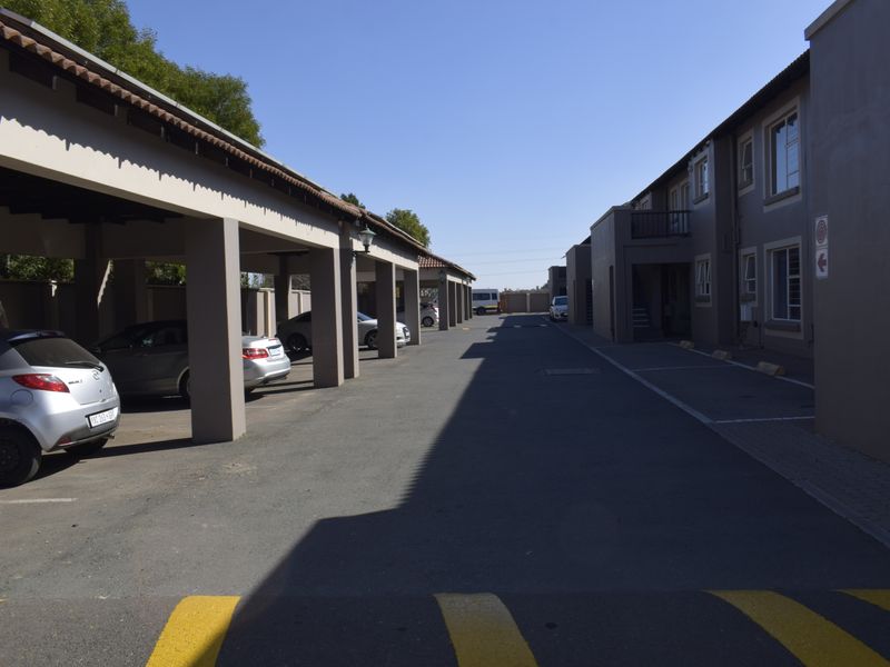 Modern 2 bedroom Townhouse for sale in Van Dyk Park - Photo 2