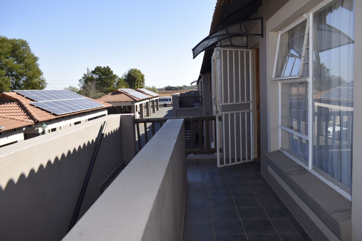 Modern 2 bedroom Townhouse for sale in Van Dyk Park - Photo 3