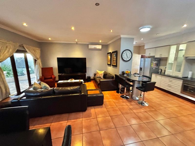 Elegant Tuscany-Style 3-Bedroom Home for Sale in Secure Complex - Secunda - Photo 5
