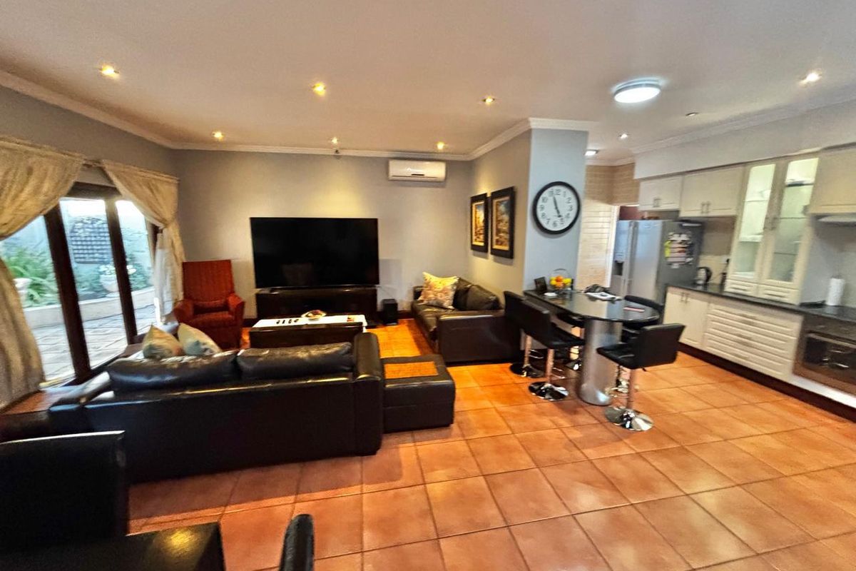 Elegant Tuscany-Style 3-Bedroom Home for Sale in Secure Complex - Secunda - Photo 5