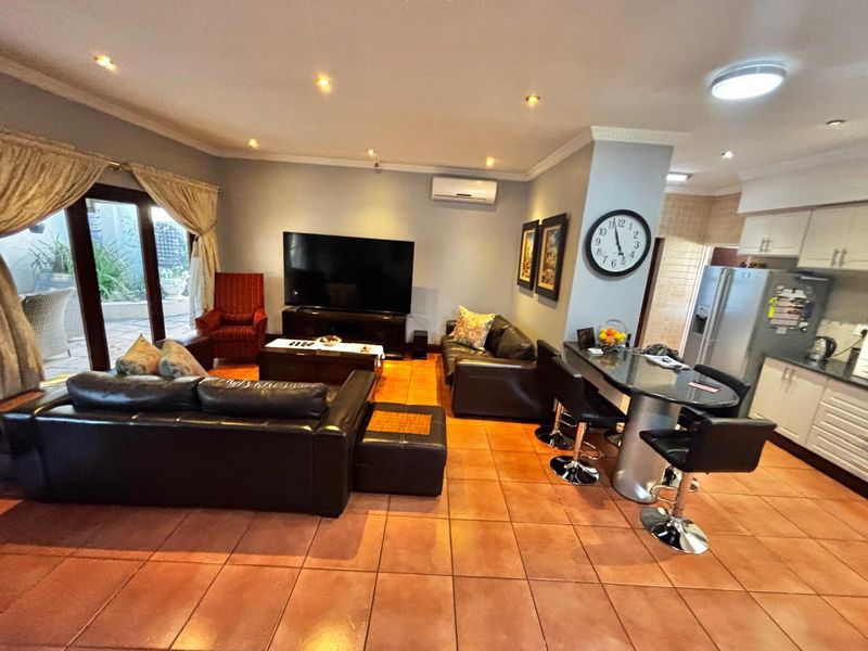 Elegant Tuscany-Style 3-Bedroom Home for Sale in Secure Complex - Secunda - Photo 6