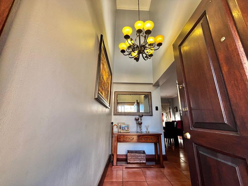 Elegant Tuscany-Style 3-Bedroom Home for Sale in Secure Complex - Secunda - Photo 3