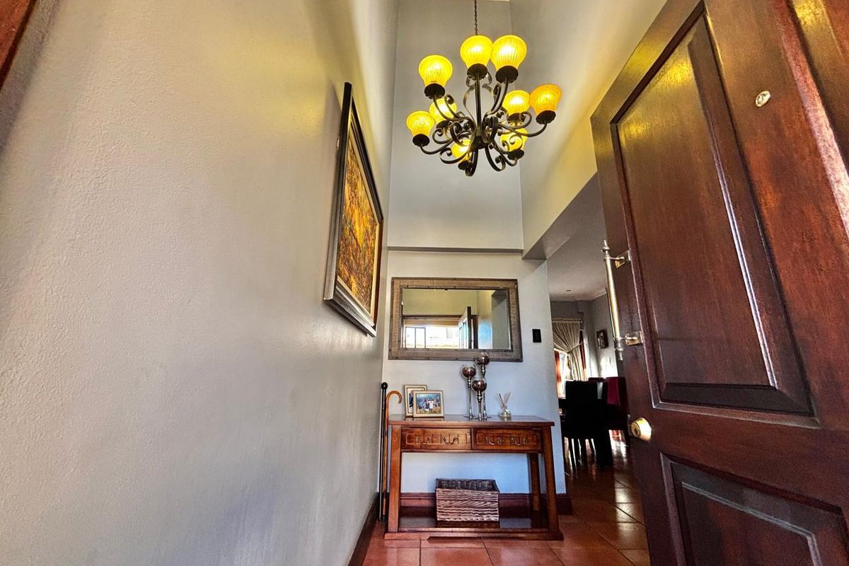 Elegant Tuscany-Style 3-Bedroom Home for Sale in Secure Complex - Secunda - Photo 3