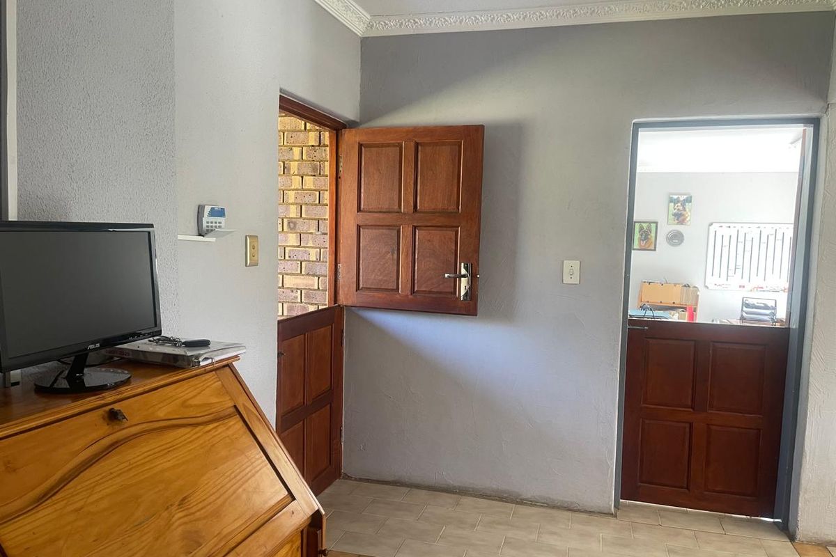 Live Free & Fully Off-the-Grid – 1ha Midvaal Escape with Endless Potential! - Photo 4