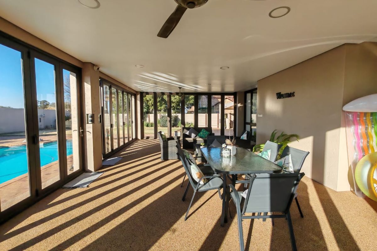 4 Bedroom House for Sale in Vaalpark - Photo 5