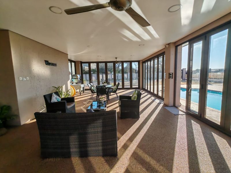 4 Bedroom House for Sale in Vaalpark - Photo 3