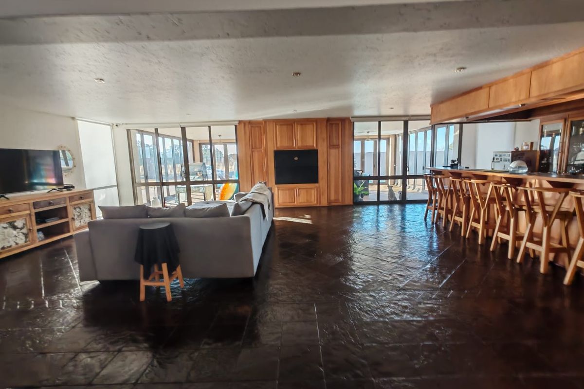 4 Bedroom House for Sale in Vaalpark - Photo 4