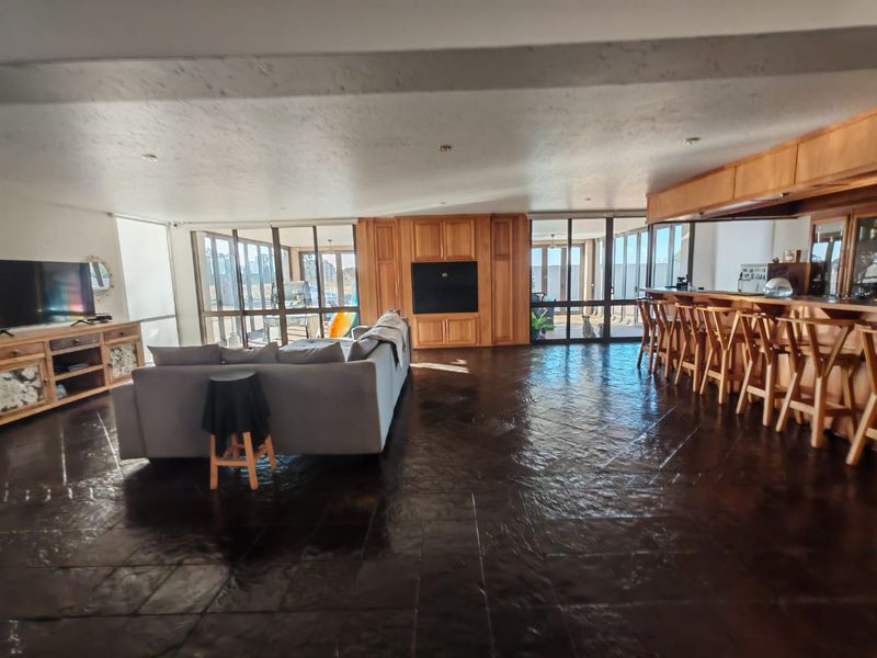 4 Bedroom House for Sale in Vaalpark - Photo 4