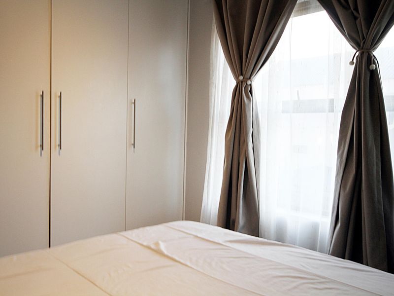 Modern 2-Bedroom Apartment in Secure Complex – Prime Location Near Arbour Crossing - Photo 5