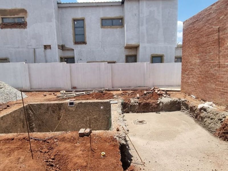 Modern Family Living in Fountainbrook Estate with Stylish Outdoor Entertaining. - Photo 5