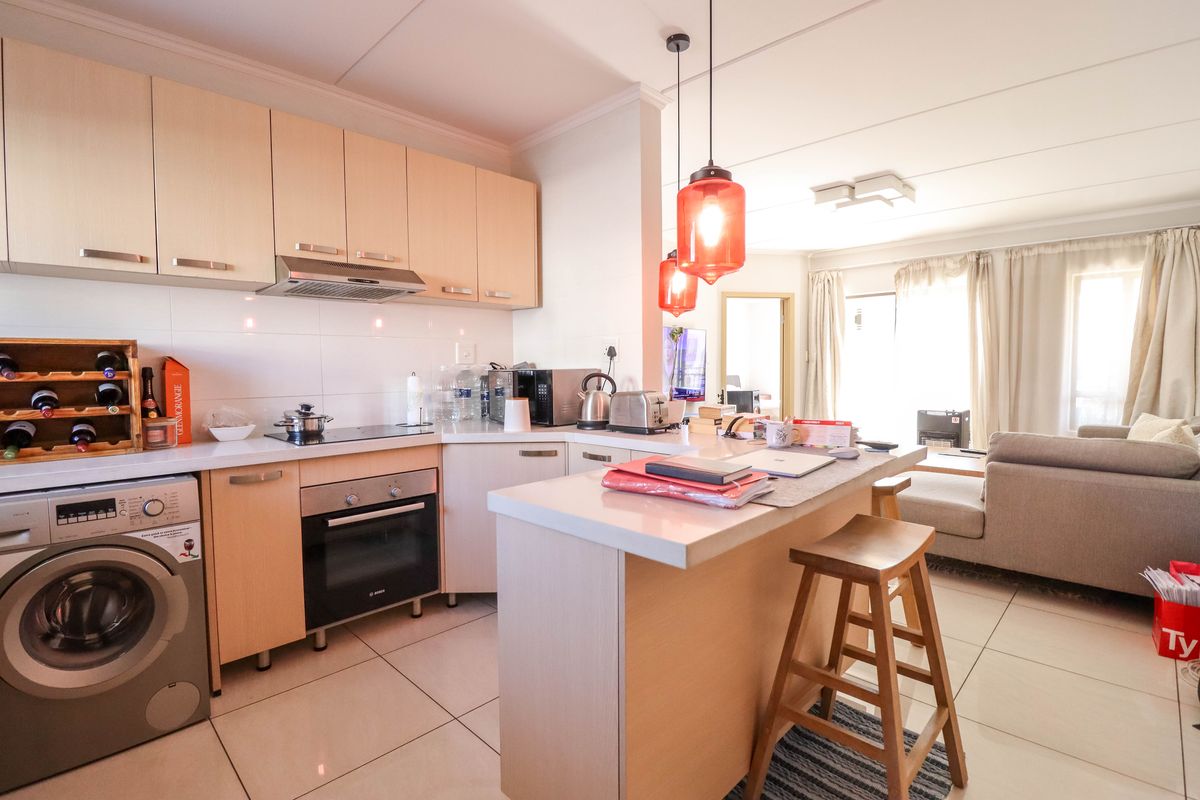 Elegant Unit in Premier Complex - Photo 3