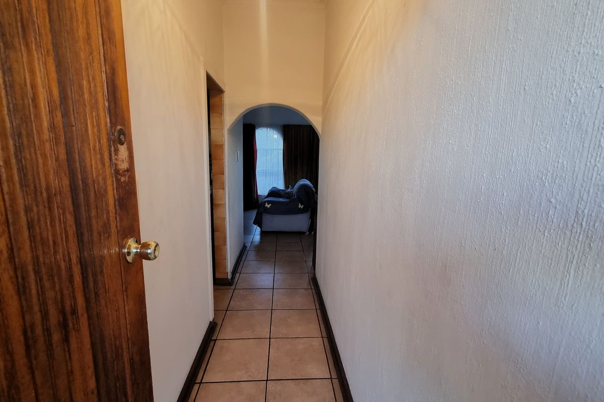 2 Bedroom, 2 Bathroom, 2 Garages- Albemarle - Photo 4