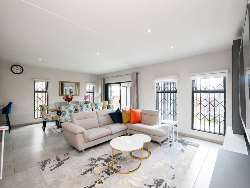 MODERN 3 BEDROOM HOUSE IN THE HUTTON ESTATE - Photo 9