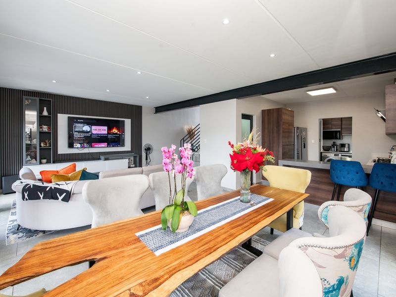 MODERN 3 BEDROOM HOUSE IN THE HUTTON ESTATE - Photo 7