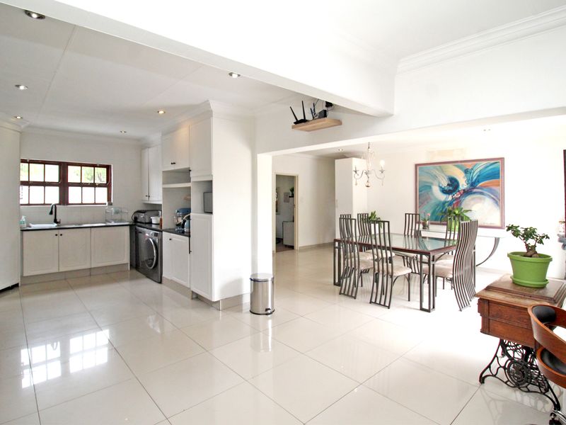 Single story easy living! - Photo 6