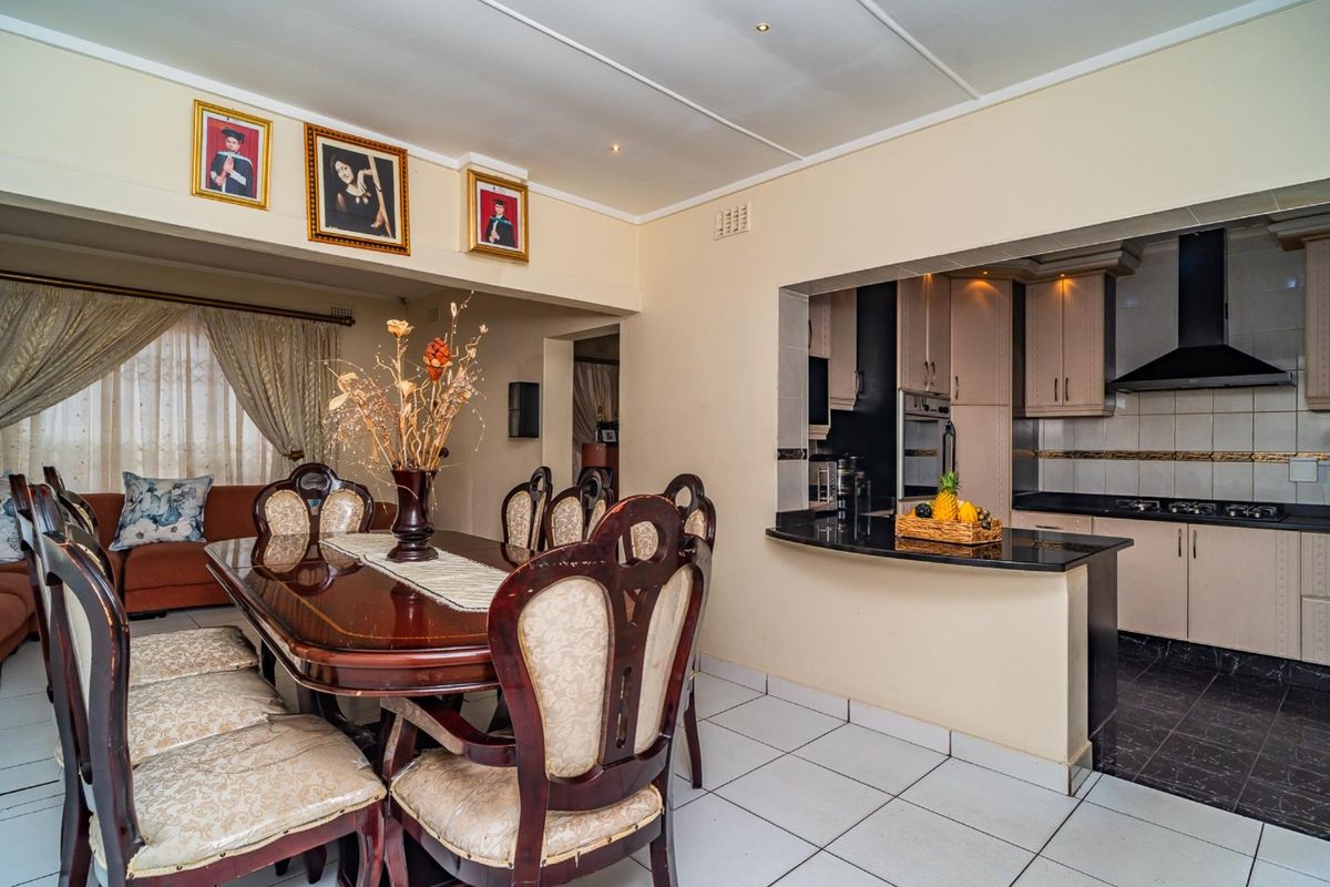 🏡 Beautiful Family Home for Sale in Prime Athol Heights Location - Photo 5