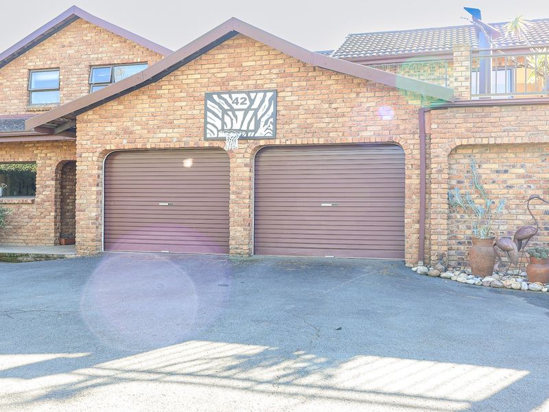 Exquisite 4-Bedroom Home in KwaWula Game Estate, Howick - Photo 6